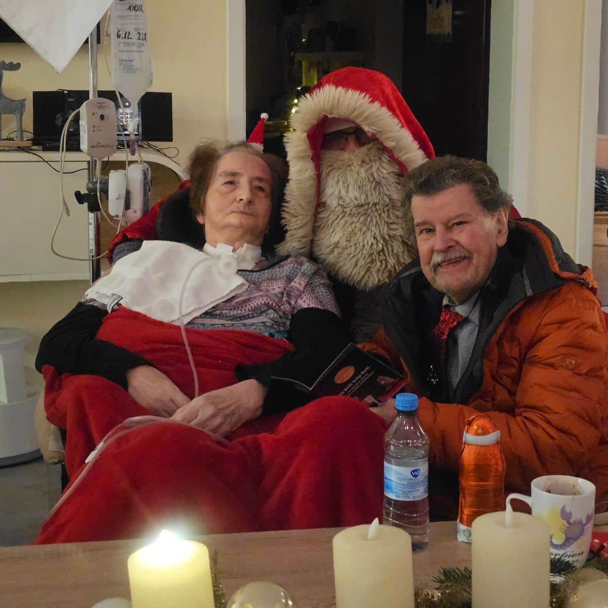 Der Weihnachtsmann zu Besuch in der HOLAS WG Fley